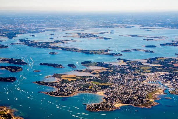 Vue aérienne du golfe du Morbihan