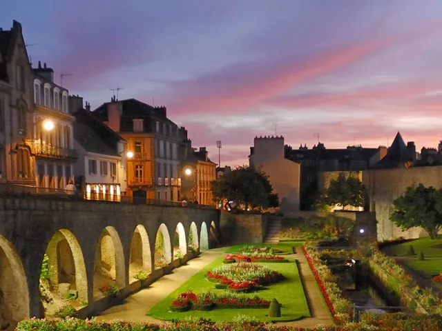 Le port et les maisons de Vannes